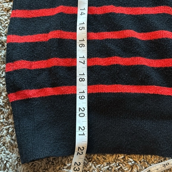 Who What Wear Black and Red Knit Top with Gold Button Accent - Picture 10 of 10